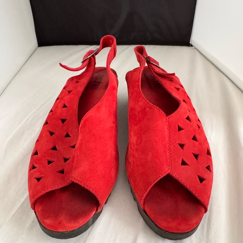 Red Arche Women's Wedge Sandals 38